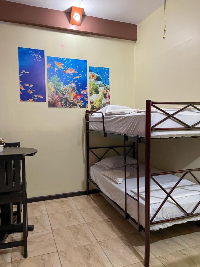 B Aparts Hotel Coxen Hole Eksteriør bilde
